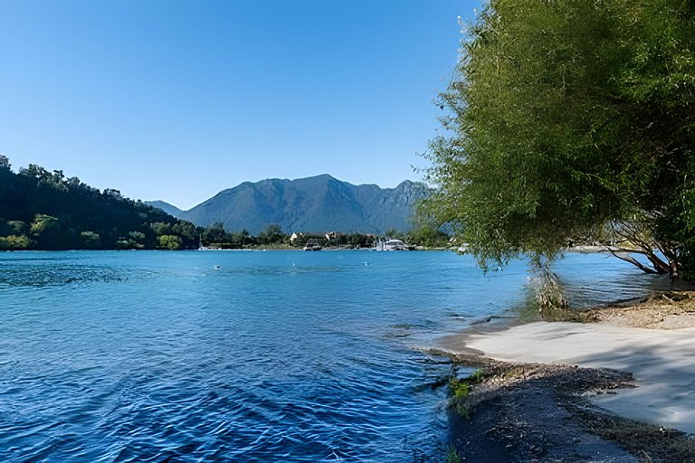 Espectacular casa con acceso directo al lago