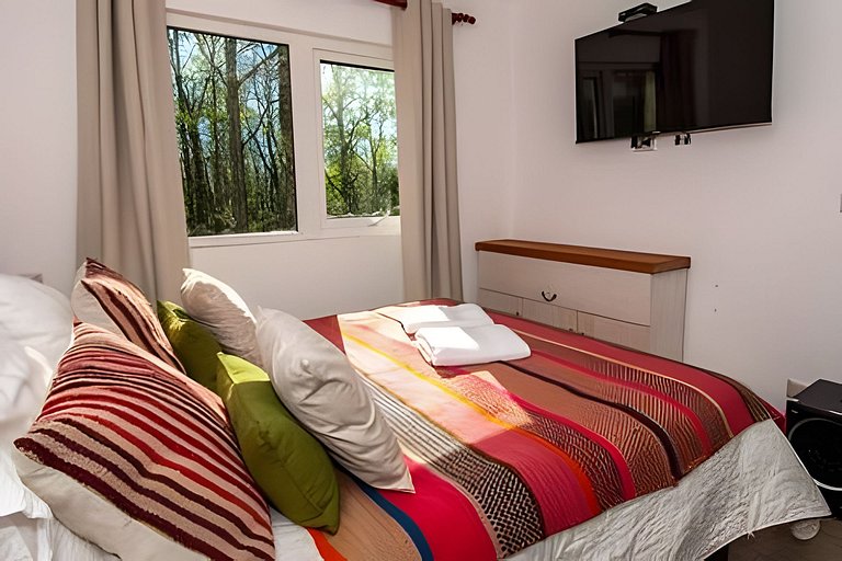 Refugio moderno con piscina · Andino Suite Pucón